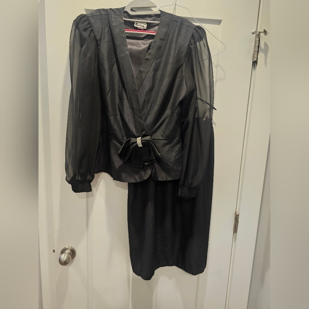 Vintage PATRA Black Sheer Sleeve Two-Piece Skirt Suit Set Size 13 / 14 Made USA